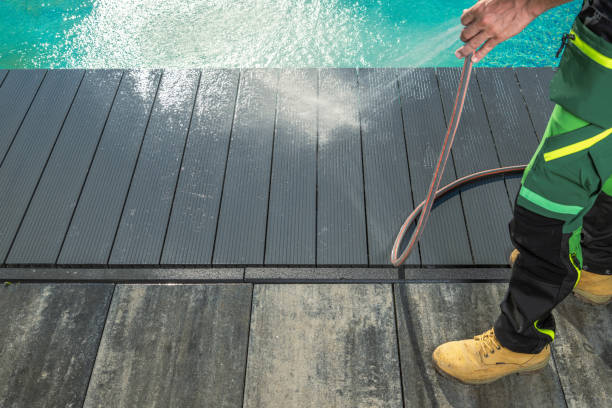 Best Pressure Washing Driveway  in Bernie, MO